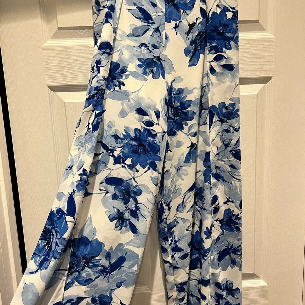 Lulus floral pants, size medium